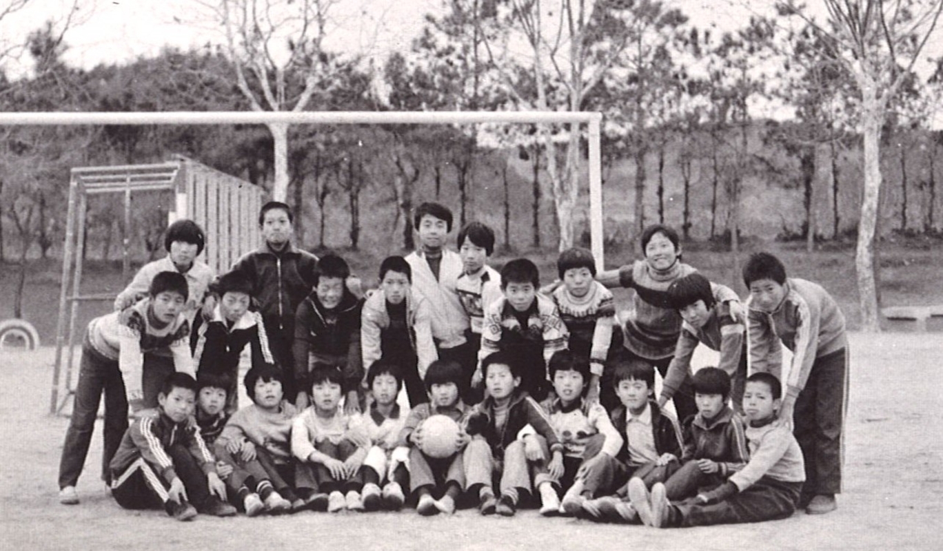 1982년 축구부.jpg