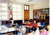 산척초등학교 명서분교장 교실에서(1987)
