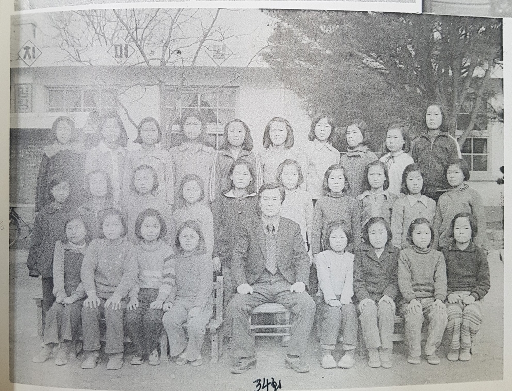 1976년 졸업사진(범화초등학교2).jpg