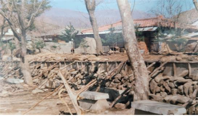 1979년 운동장 스텐드 공사장면(대강초 장정분교)