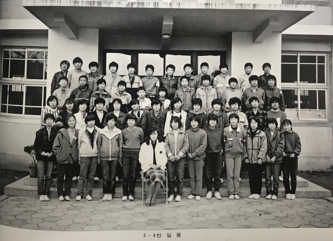 30회 졸업사진 3-4 (1986).jpg