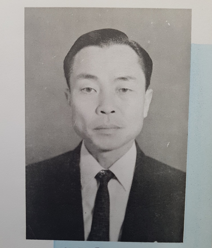 1971년 범화초등학교 교장선생님.jpg